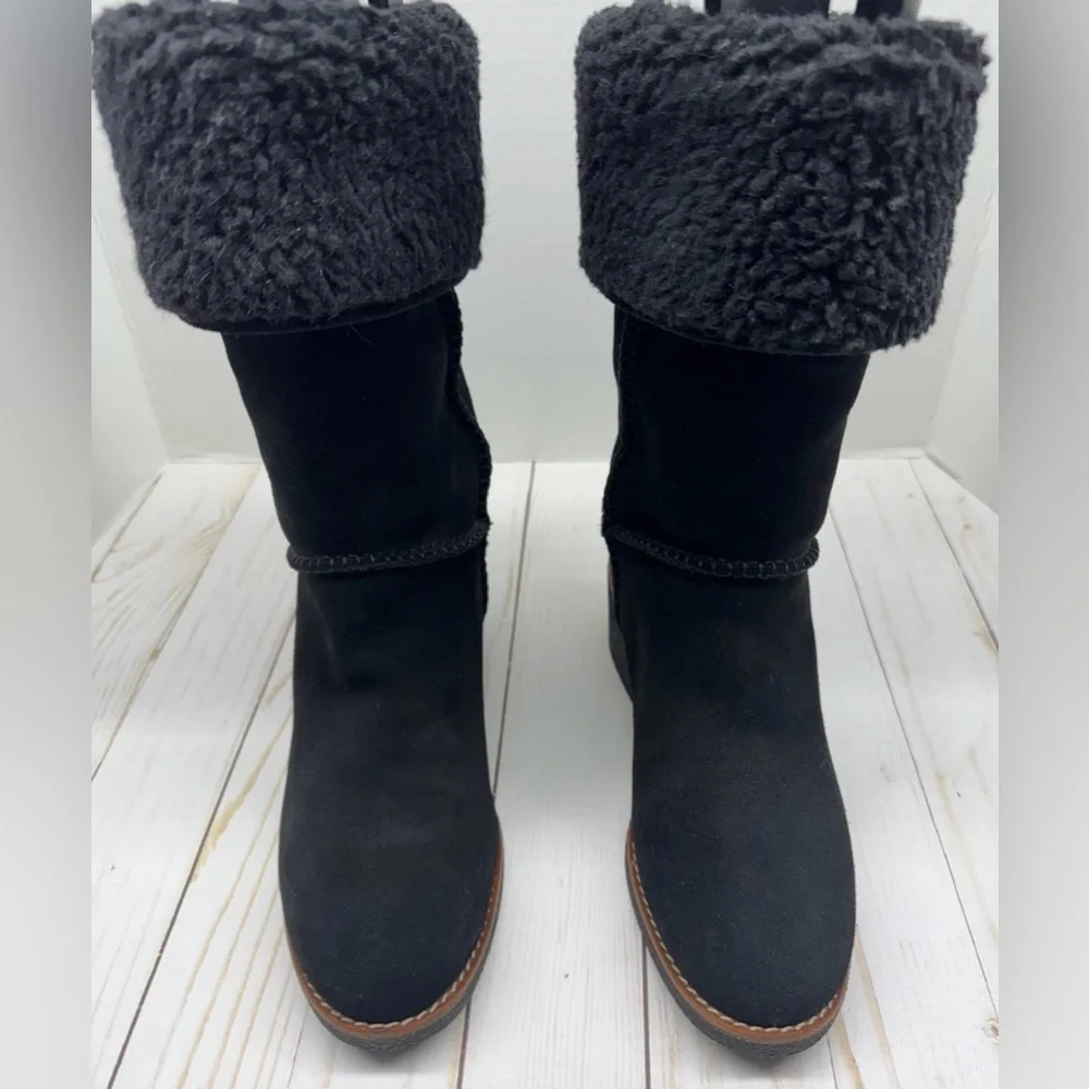 Coach FG1011 Turnlock Shearling Boots Size 6